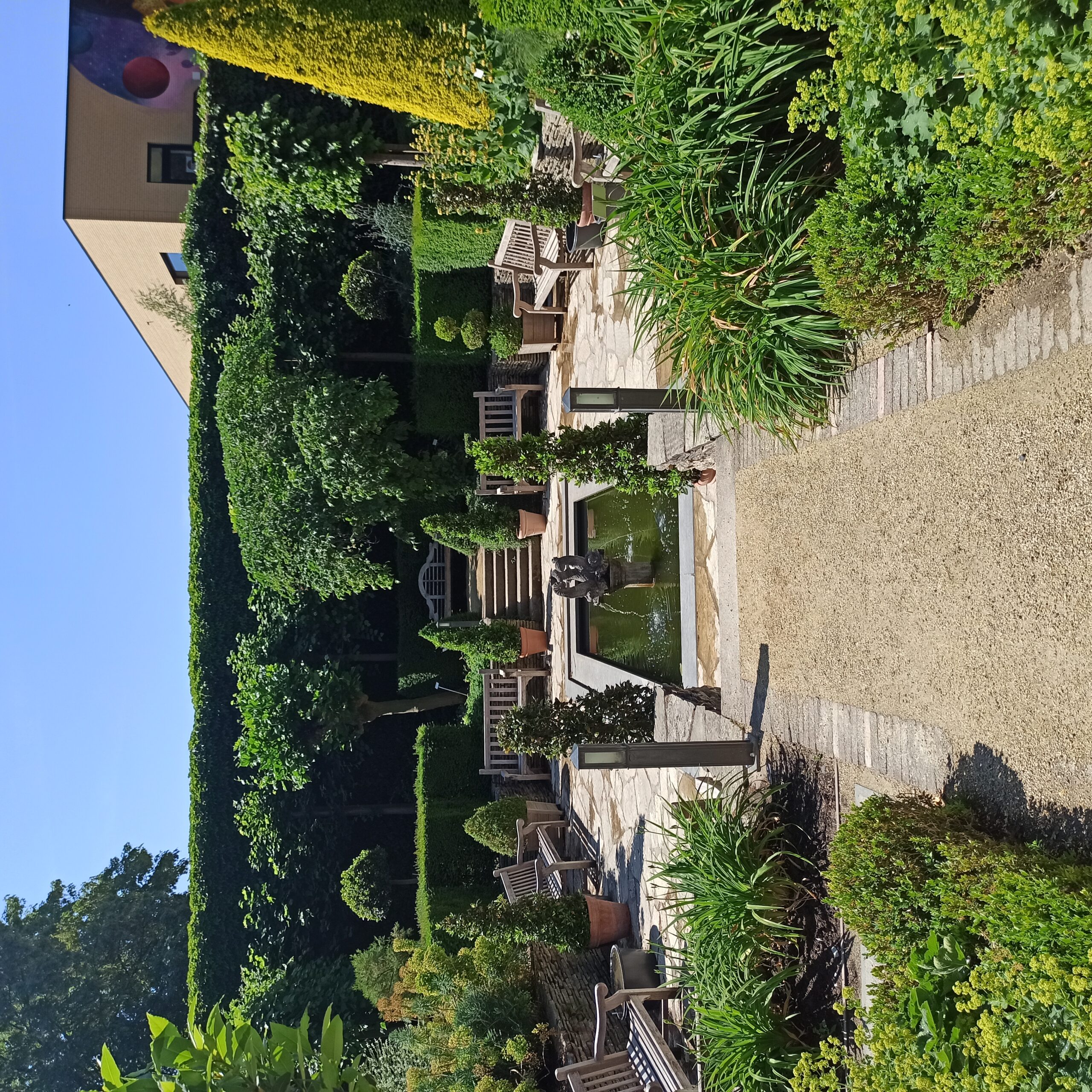 Fountain in the middle of the garden